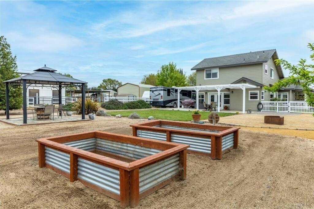 Our Farmhouse, Our Place: Cozy And Cute Homestead! Paso Robles Kültér fotó
